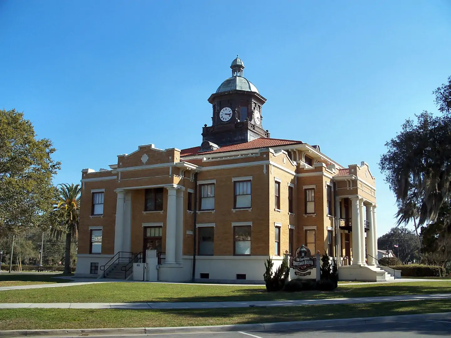Citrus County Courthouse in Inverness, Florida