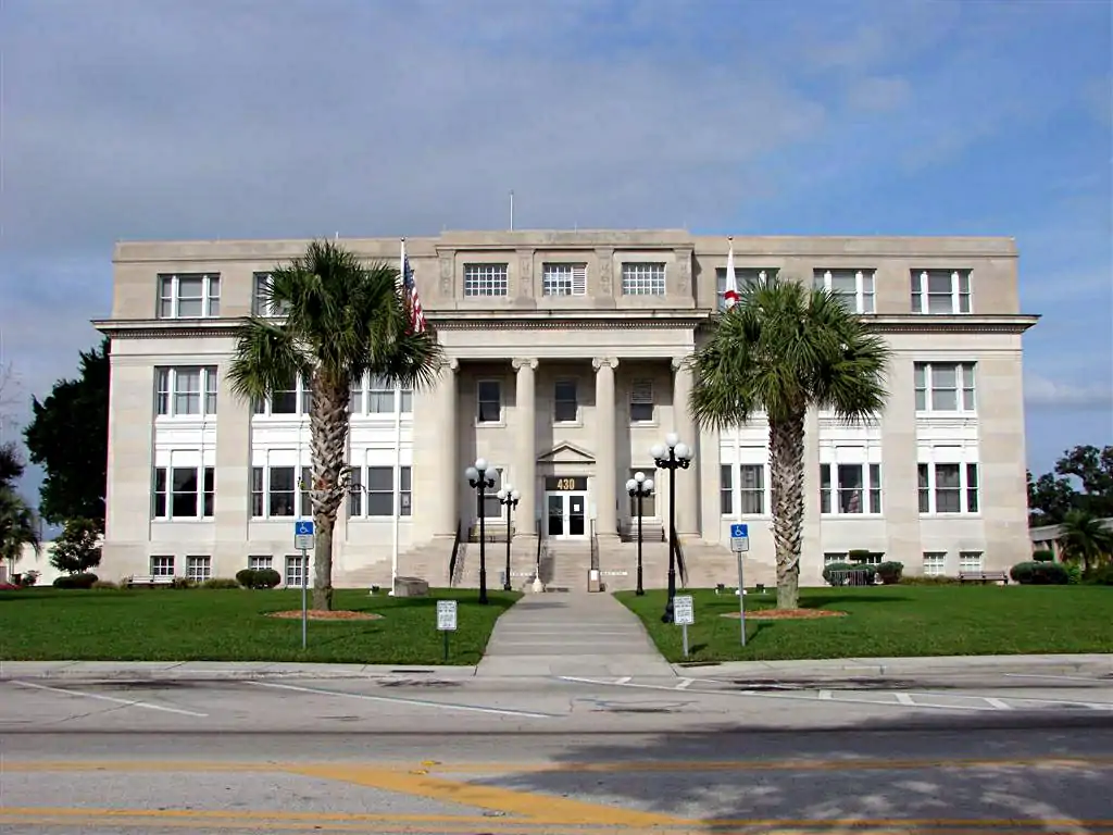 Highlands County Courthouse, Sebring, Florida. March 3, 2007.