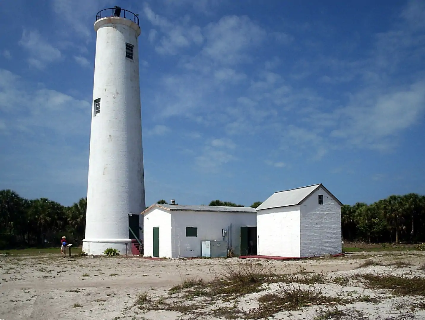 Lighthouse. Taken by me at Egmont Key State Park, Florida on March 16, 2006, using an Olympus Camedia D-395 digital camera . CC-BY-SA-2.5 Mikereichold 23:41, 16 March 2006 (UTC)