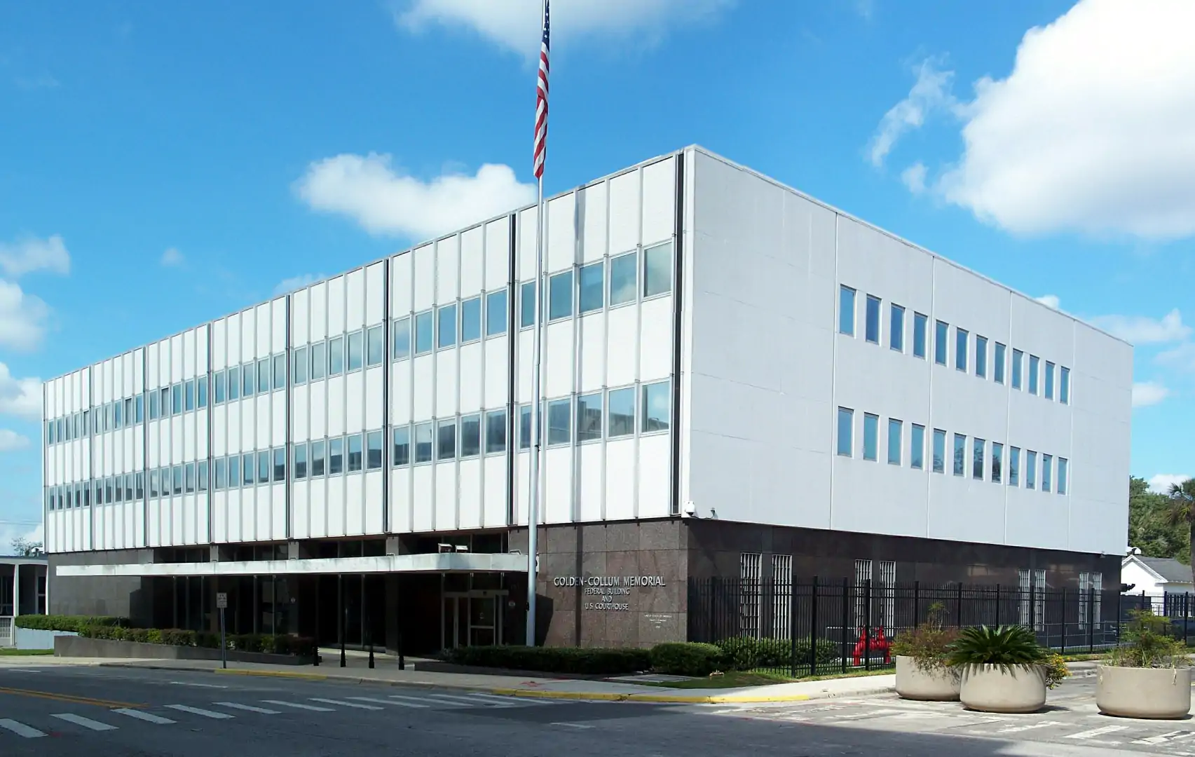 Ocala, Florida: Golden-Collum Memorial Federal Building and U.S. Courthouse: South (front) and east side