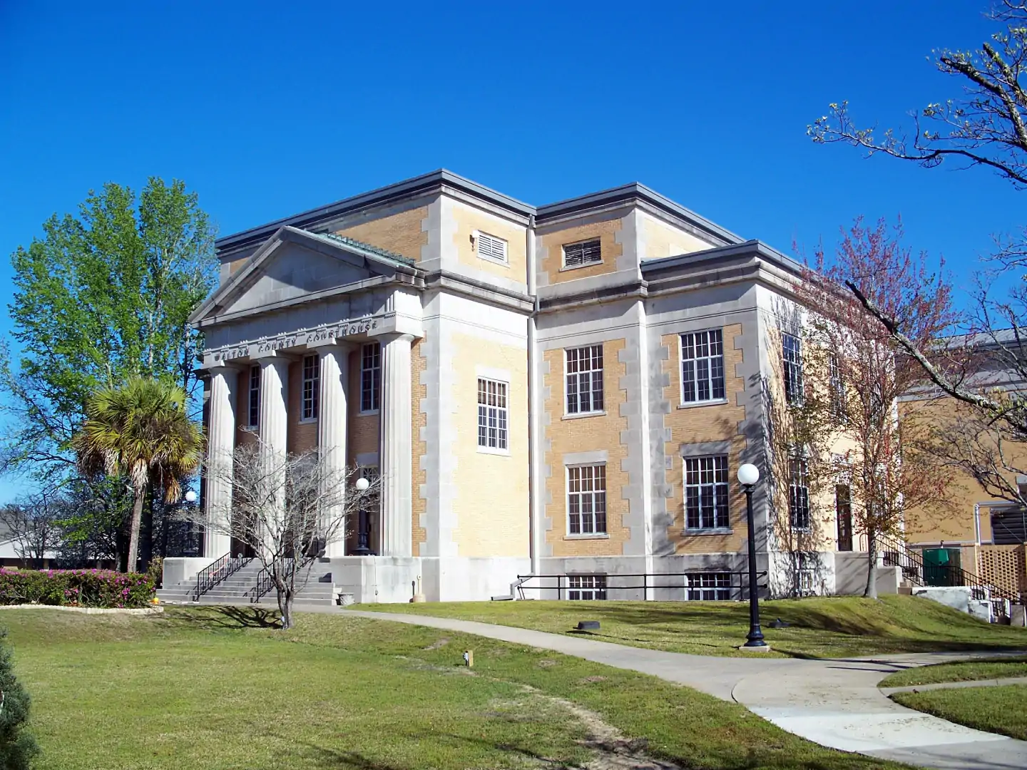 DeFuniak Springs, Florida: DeFuniak Springs Historic District: Walton County Courthouse.